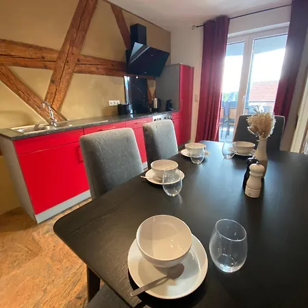 Juraperle - Historisch Und Modern - 5 *