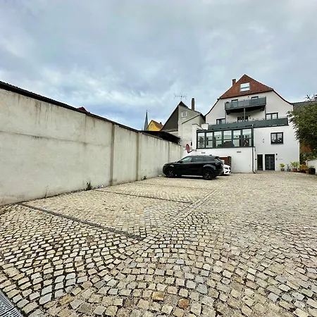 Juraperle - Historisch Und Modern - 5 *